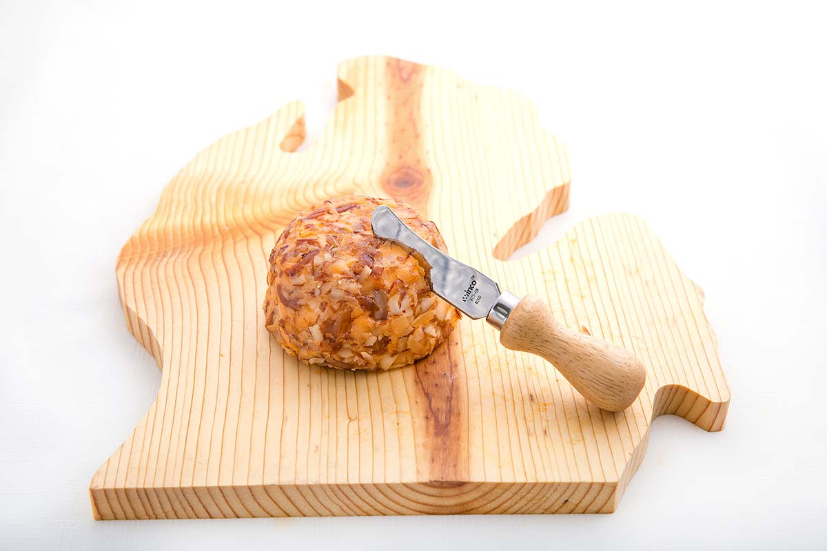 6 oz. Almond Coated Sharp Cheddar Cheese Spread Ball